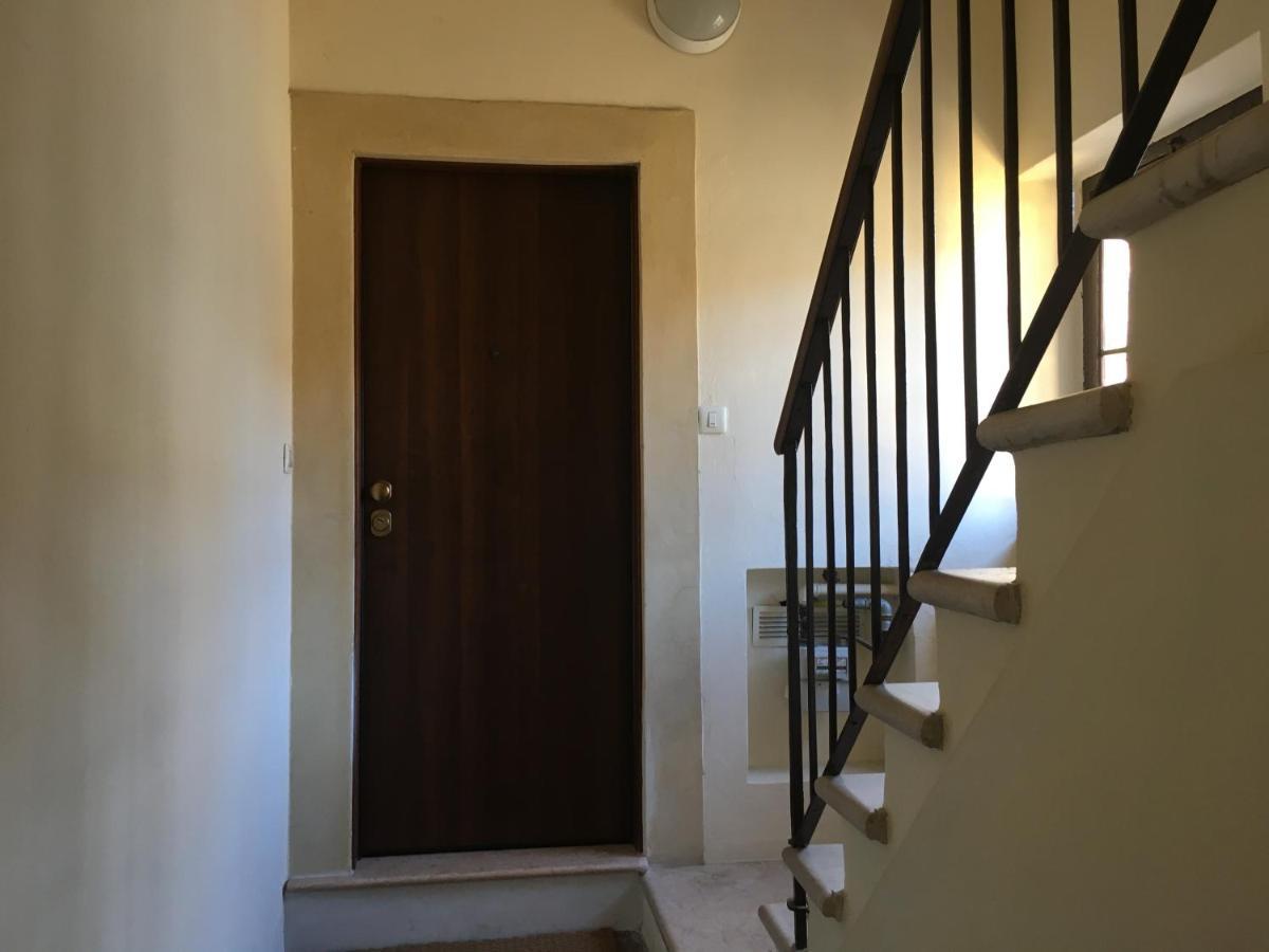 Arela Apartment เวโรนา ภายนอก รูปภาพ